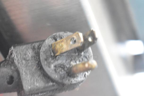 Electric plug for the Duke WB303 M Aerohot Commercial 3 Bay Steam Table, 115 volts, 1 phase, shown in worn condition.