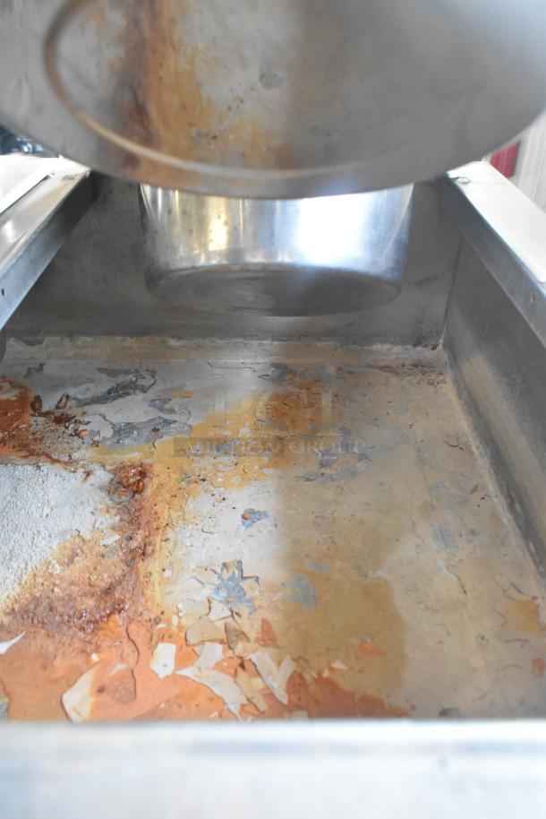 Duke WB303 M Aerohot Commercial 3 Bay Steam Table interior showing rust and peeling paint. 115 Volts, 1 Phase.