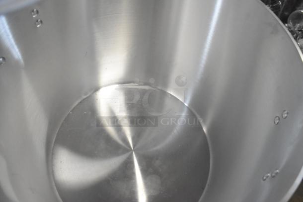 Brand new Choice 471SP100QTHD 100 Qt. heavy aluminum stock pot, scratch and dent condition, seamless interior.