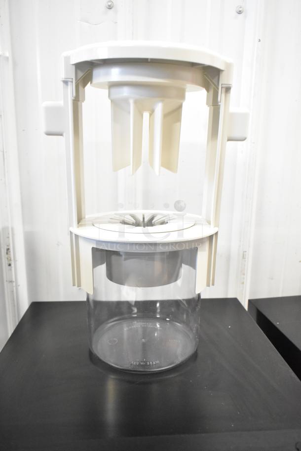 Brand new Sunkist B-202 Sectionizer Jr., model 771B202, with 6-wedge attachment. Slight scratch and dent.