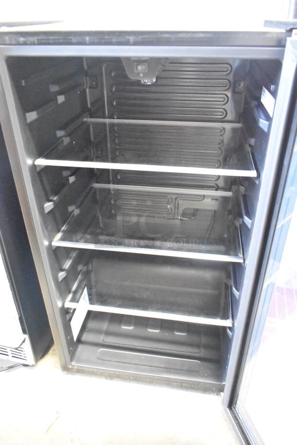 Arctic King ARV115B1AST Mini Cooler Merchandiser, 115 volts, 1 phase, with adjustable shelves, in good condition.