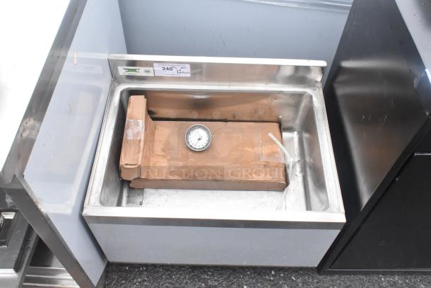 Brand new Regency IB1824-CPT 18" x 24" ice bin with 7-circuit cold plate, scratch and dent, includes bottle holders.