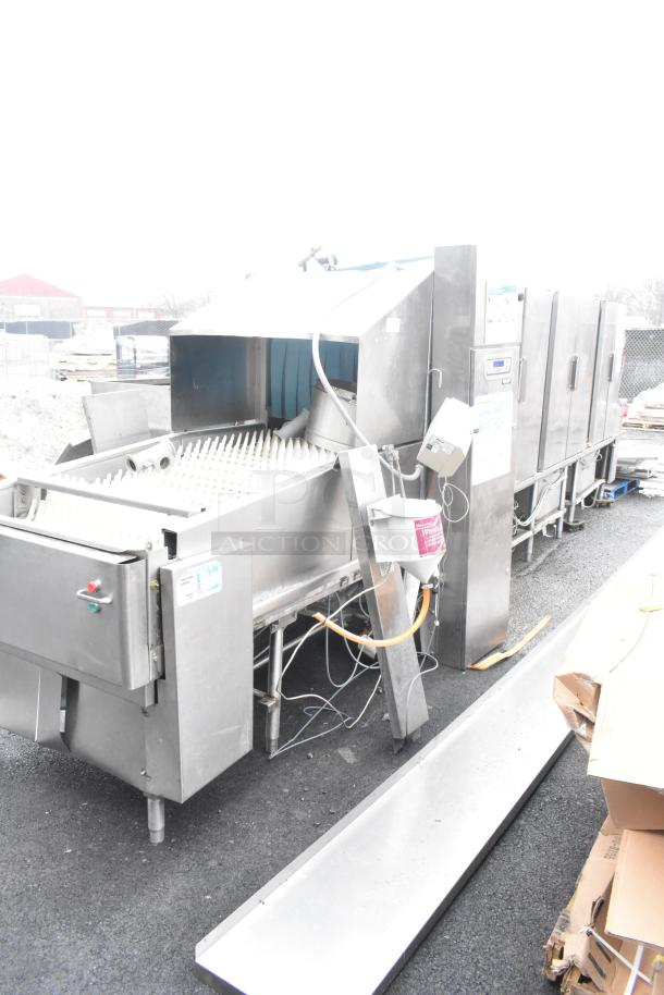 Hobart FT900 commercial dishwasher, flight style, 480V, 3-phase, stainless steel, features control panel, used condition.