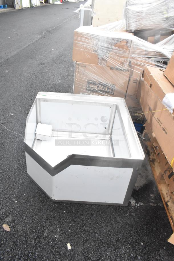 BRAND NEW Regency 600SM242412C 16-gauge stainless steel corner mop sink, notched front, 24"x24"x12", scratch and dent.