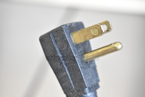 Close-up of a plug for the Hoshizaki CRMR60-24M prep table, showing a 115V, 1-phase power connector.