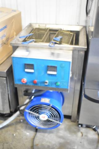 DYZ500 countertop electric fryer with 4 metal fry baskets, model DYZ500, 110 volts, 1 phase, in good condition.