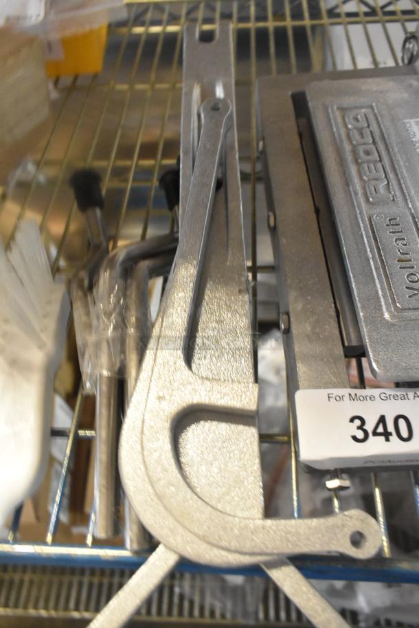 BRAND NEW SCRATCH AND DENT Vollrath Redco 4400N Easy Lettuce Cutter, visible model label, minor scratches.