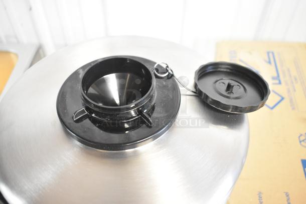 Brand new 2025 Bunn 39400.0001 Titan TF 3-gallon insulated server, slight scratch and dent, for 39200.0000 brewer.