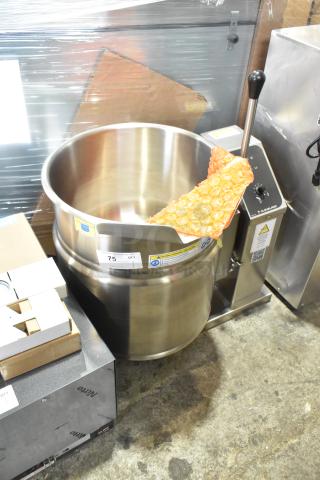 BRAND NEW 2025 Cleveland KET-12-T 12 Gallon Tilting Steam Kettle, 208/240 Volts, 1 Phase, slight scratches, bubble wrap inside.