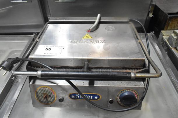 Isikgaz 2030-12 Commercial Countertop Panini Press, 220-230V, 1 Phase; visible wear, model label.