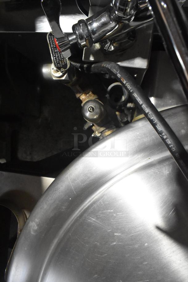 Vulcan GL40E 40 Gallon Steam Kettle, stainless steel, 105,000 BTU, visible control valve, and hose connection.