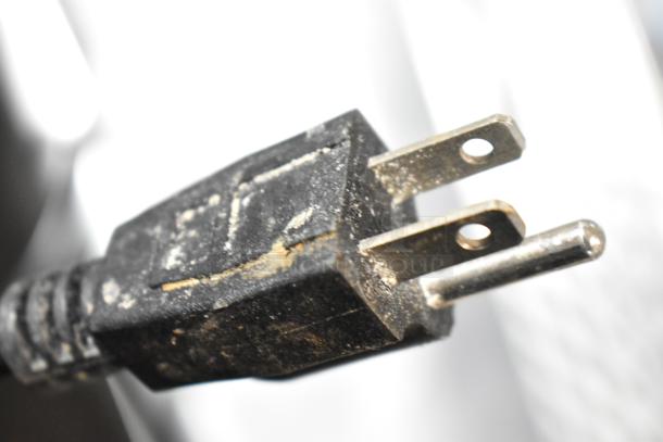 KoolMore Commercial Countertop Refrigerated Rail plug, showing standard three-prong connection for 115 volts, 1 phase.