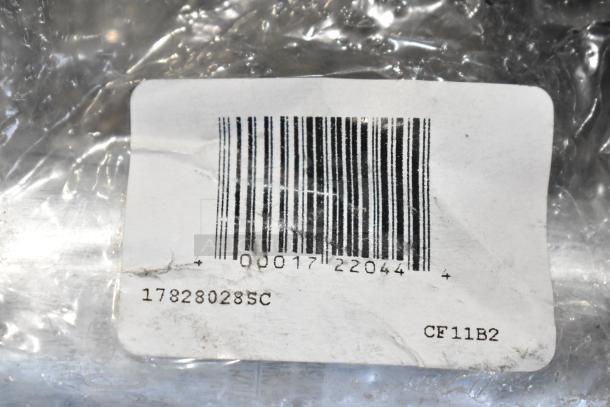 4-pack auction items with barcode and label showing item 17828028SC. Includes Avantco start relay, V3007-04 fitting, PRTB-CLACK-AS.