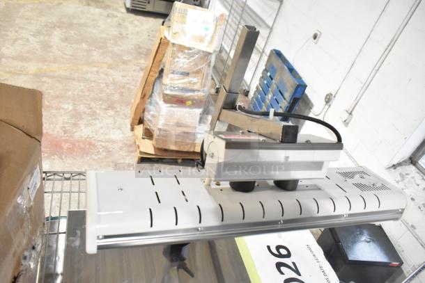 BRAND NEW Pavoni ALADIN stainless steel sugar heating lamp, model 59AALADIN, 120 volts, 1 phase. Slight scratches visible.