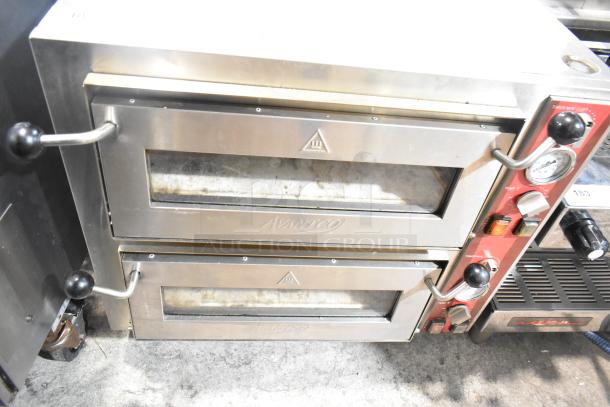 Avantco 177DPO18DD Double Deck Countertop Pizza/Bakery Oven, two chambers, cooking stones, 240V, silver, good condition.
