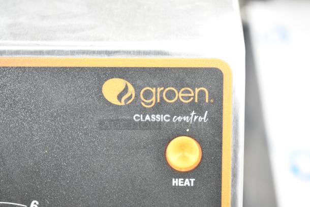 Groen TDH-48C steam kettle control panel showing the "Classic Control" label and heat indicator button.