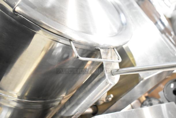 Groen TDH-48C commercial steam kettle, natural gas powered, manual tilt, 12-gallon capacity, 52,000 BTU, stainless steel.