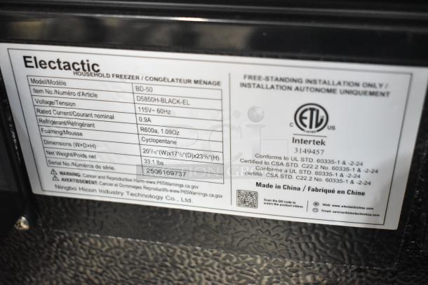 Electactic BD-50 Chest Freezer label, 115 volts, 1 phase, R600a refrigerant, 33.1 lbs, dimensions 20"W x 17"D x 23"H, Model D5850H-BLACK-EL, made in China.
