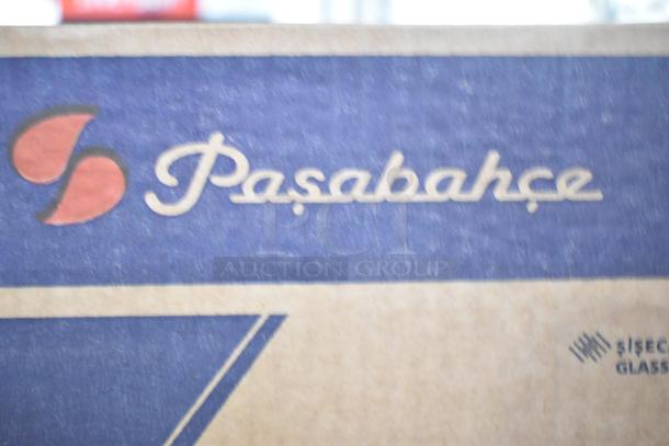 Pasabahce box featuring logo and branding, indicating contents include Bistro Glasses.