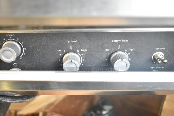 Brand new Vollrath JT2000 conveyor toaster controls. Features speed and heat dials. Scratch and dent condition.