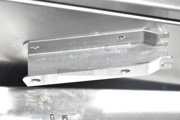 Vito Fryfilter VITO XM bracket mount. Metal construction, commercial-grade quality, new condition.