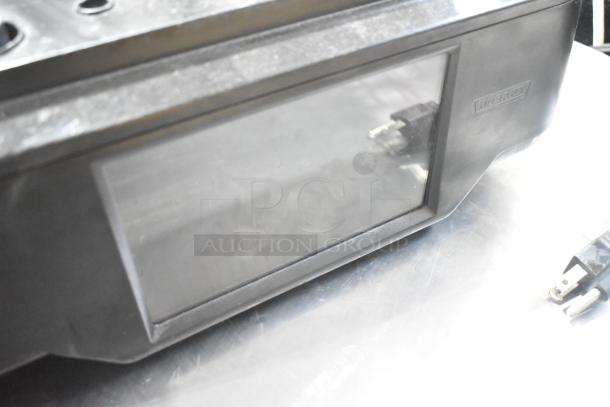 2024 Hobart HTi-7LH4W commercial countertop scale, showing digital display panel. Operates on 120/208-240 volts, 1 phase.