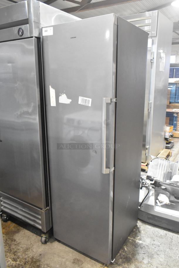 Samsung RZ11M7074SA Single Door Convertible Cooler Freezer, 115V, 1 Phase, in good condition with visible labels.