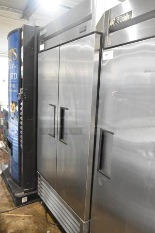 2018 True T-35-HC 2 Door Reach-In Cooler with commercial casters, stainless steel, 115V, 1 phase, excellent condition.