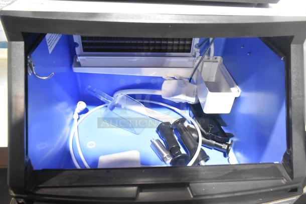 Brand new Avantco 194UCF280A undercounter full cube ice machine interior. Comes with accessories, 299 lb capacity.