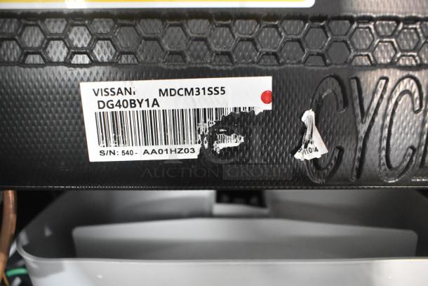 Vissani MDCM31SS5 Mini Cooler label, showing model number and serial number.