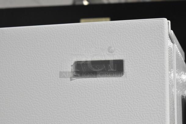 Vissani MDTF18WHR Reach In Cooler/Freezer, 115V, 1 Phase, textured white finish, visible Vissani brand label.