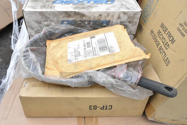 19 new scratch and dent items including Sabert 55320 clamshell and Allied STC-6-1/2-N cover in packaging.