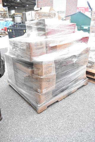 Pallet of 34 brand new scratch and dent items, including Rubbermaid food storage and Metalcraft display basket, wrapped in plastic.