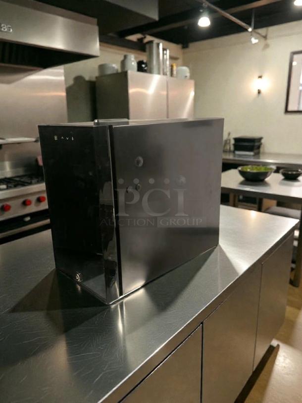 Premium MC-18 Commercial Countertop Food Warmer, 21L, digital control, 220V, excellent condition, commercial-grade.