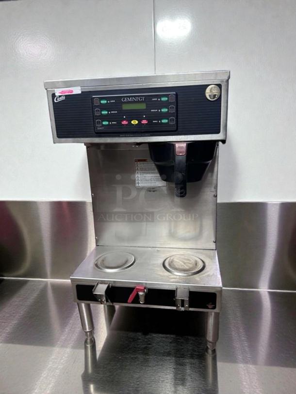 Wilbur Curtis GEMTS10A1000 Gemini Twin Coffee Brewer, fully tested, 220V, UL & NSF listed, excellent condition.