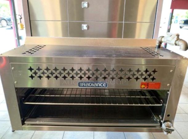 Radiance 24” Gas Cheesemelter, stainless steel, infrared burner, 20,000 BTU, outstanding condition, model RAD-M-CHEESE-0523.