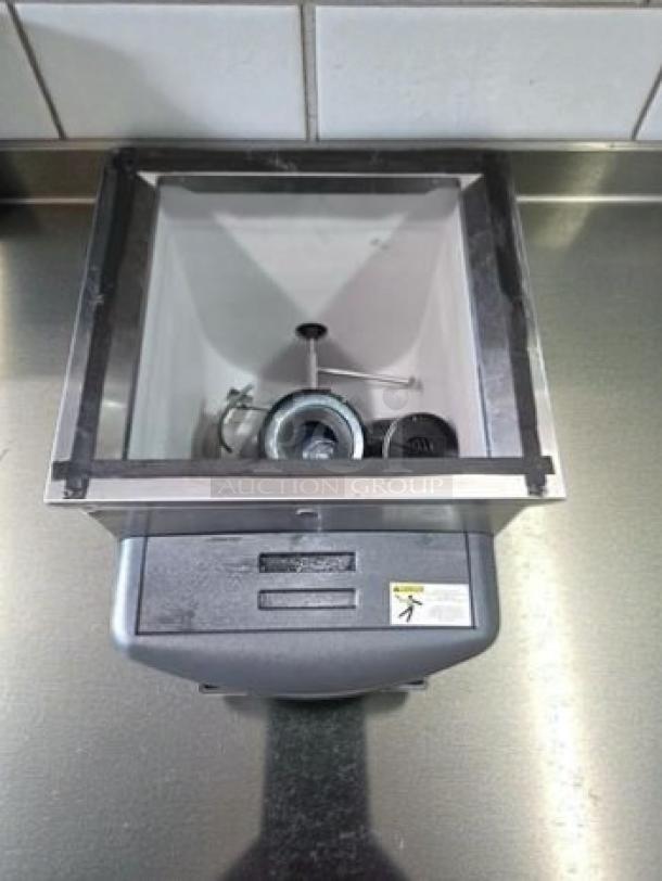 Lancer FS30 Flavor Select Series countertop ice & soda fountain dispenser in exceptional condition, fully tested, operational.