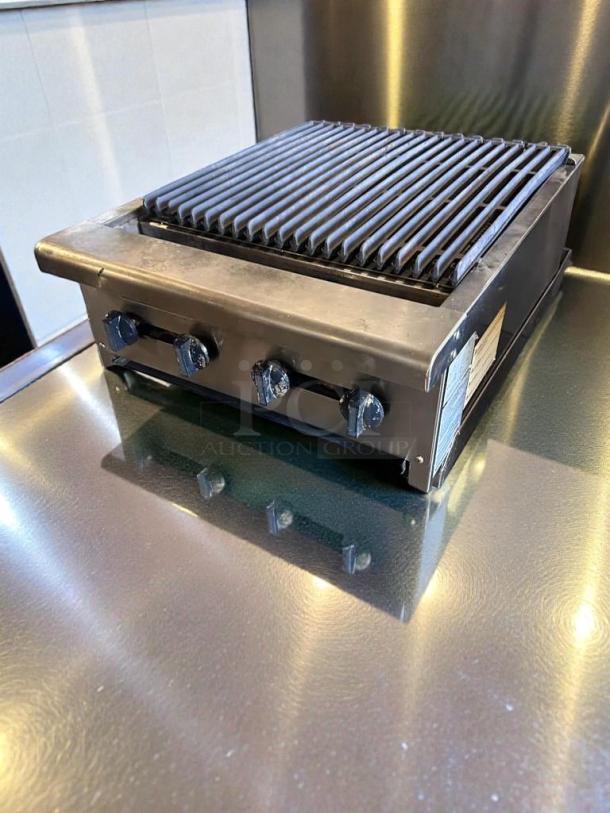 Commercial 4-Burner Gas Charbroiler, natural gas, stainless steel, excellent condition, fully tested, model CHAR-M-GAS-0543.