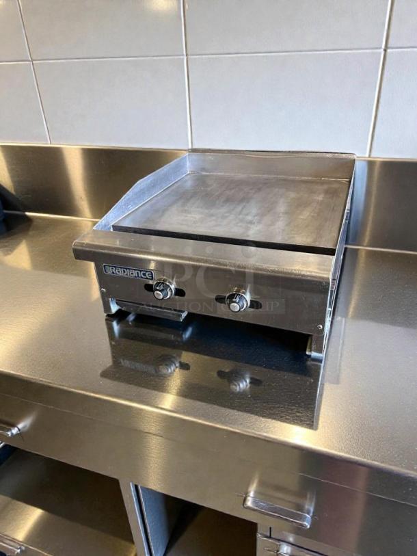 Radiance Commercial Gas Griddle, model RAD-M-GRD-0544, in exceptional condition. Heavy-duty flat top, fully operational.