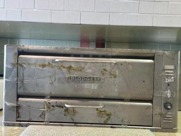 Blodgett double deck commercial gas pizza oven, stainless steel, tested operational, model BLO-L-OVN-0547, used condition.