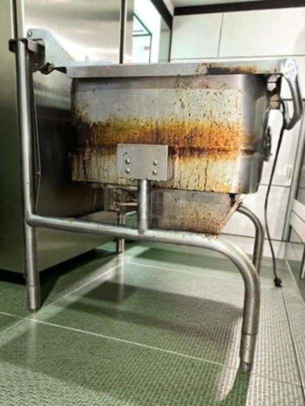 Groen BP-30G commercial gas tilting braising pan, 30-gallon capacity, stainless steel, some surface rust, fully tested, model GRO-L-BRAISE-0549.