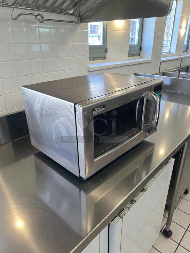 Sharp R-21LV Commercial Microwave Oven, 1000W, stainless steel, premium condition, tested, model SHA-M-MIC-0342.