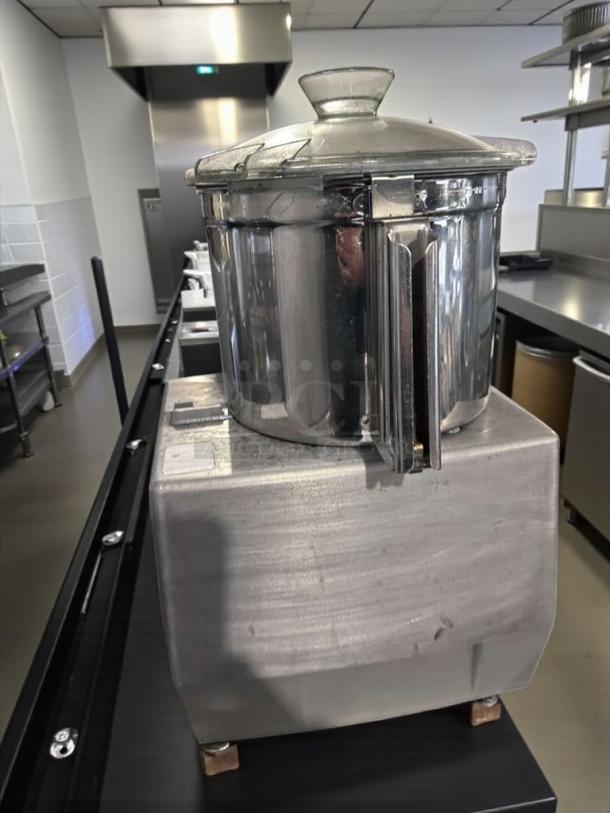 Robot Coupe R602 commercial food processor, stainless steel, premium condition, UL & NSF listed, fully tested operational.