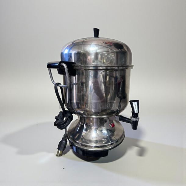 Farberware Commercial Coffee Urn in stainless steel, outstanding condition, model FAR-S-BEV-0364, 115V, fully tested.