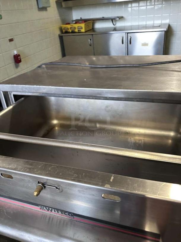 Wittco Commercial Double Drawer Warmer, stainless steel, UL Listed, model WIT-L-DRW-0390, fully tested, operational.