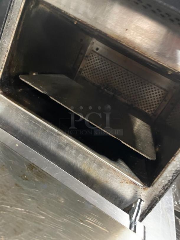 MerryChef Eikon E2S high-speed cook oven, black, electric, commercial countertop model, 208/240V, used condition.