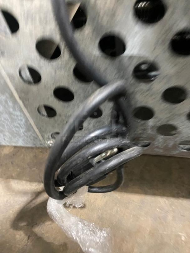 Leader DR60SC refrigerated pizza prep table, stainless steel, marble worktop, overhead shelf, on casters, SN: AA02M2204.