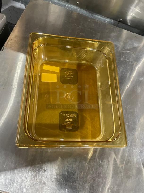 Rubbermaid Amber High Heat Food Pan, 1/2-Size, 4" Deep, Model FG224P00AMBR, new condition.