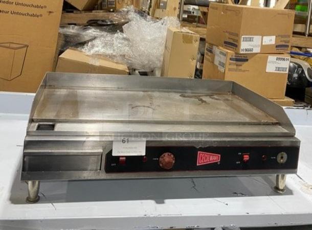 Cecilware EL-1636 stainless steel 36" griddle, electric, with thermostatic control, back/side splash, on legs, used.