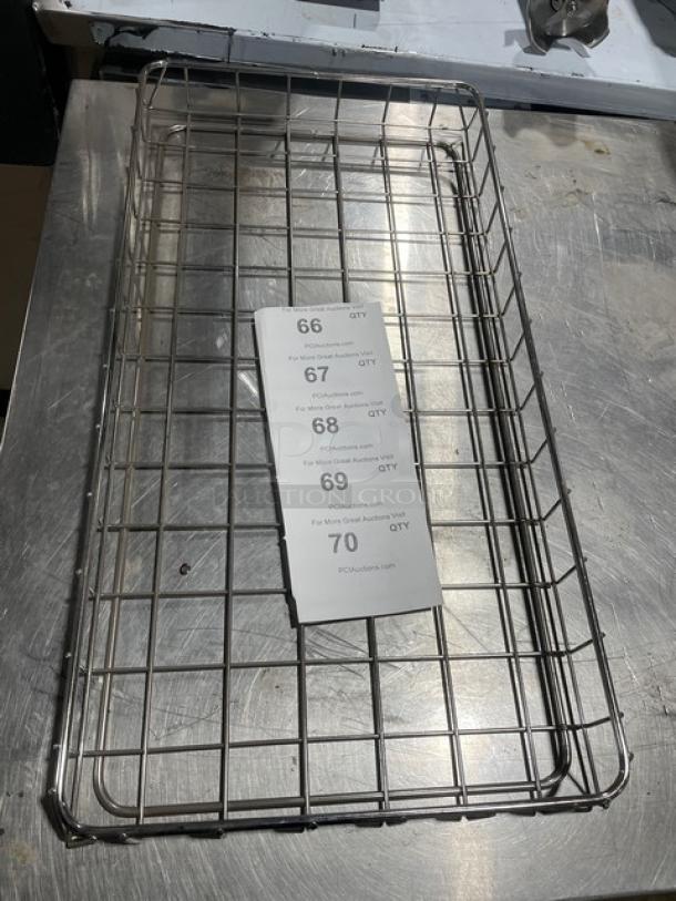 Commercial chrome-plated full-size bagel/pastry wired rack. Durable construction, excellent condition, suitable for bakery use.